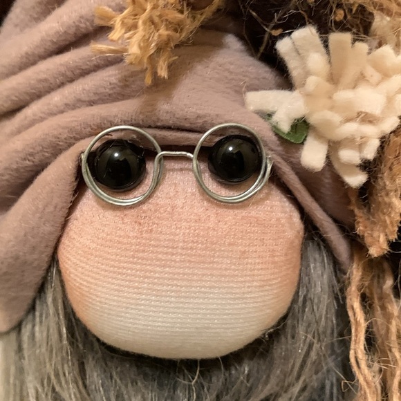 Whimsical Expresso Macchiato Gnome Decor with Gray Beard. NWT - Picture 3 of 11